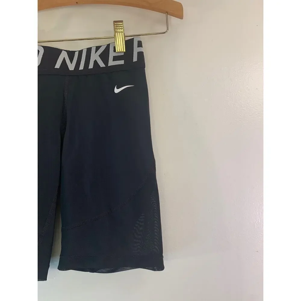 NIKE PRO Women’s Black 9” Athletic Shorts / Size: XS